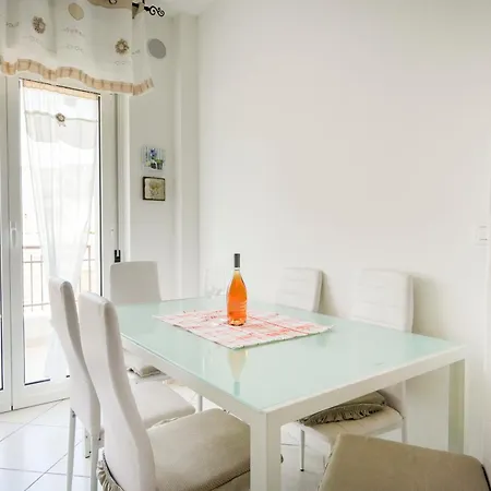 Mistral - Free Private Car Park Apartment *